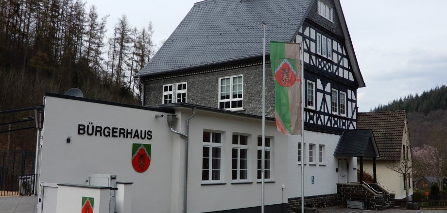 Hier sehen Sie das Dorfgemeinschaftshaus in Schutzbach